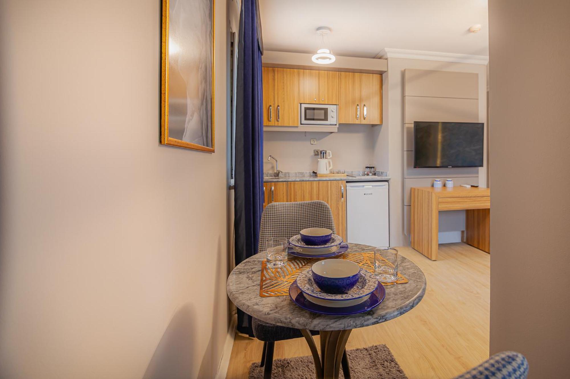 Three-Bedroom Apartment High Floor