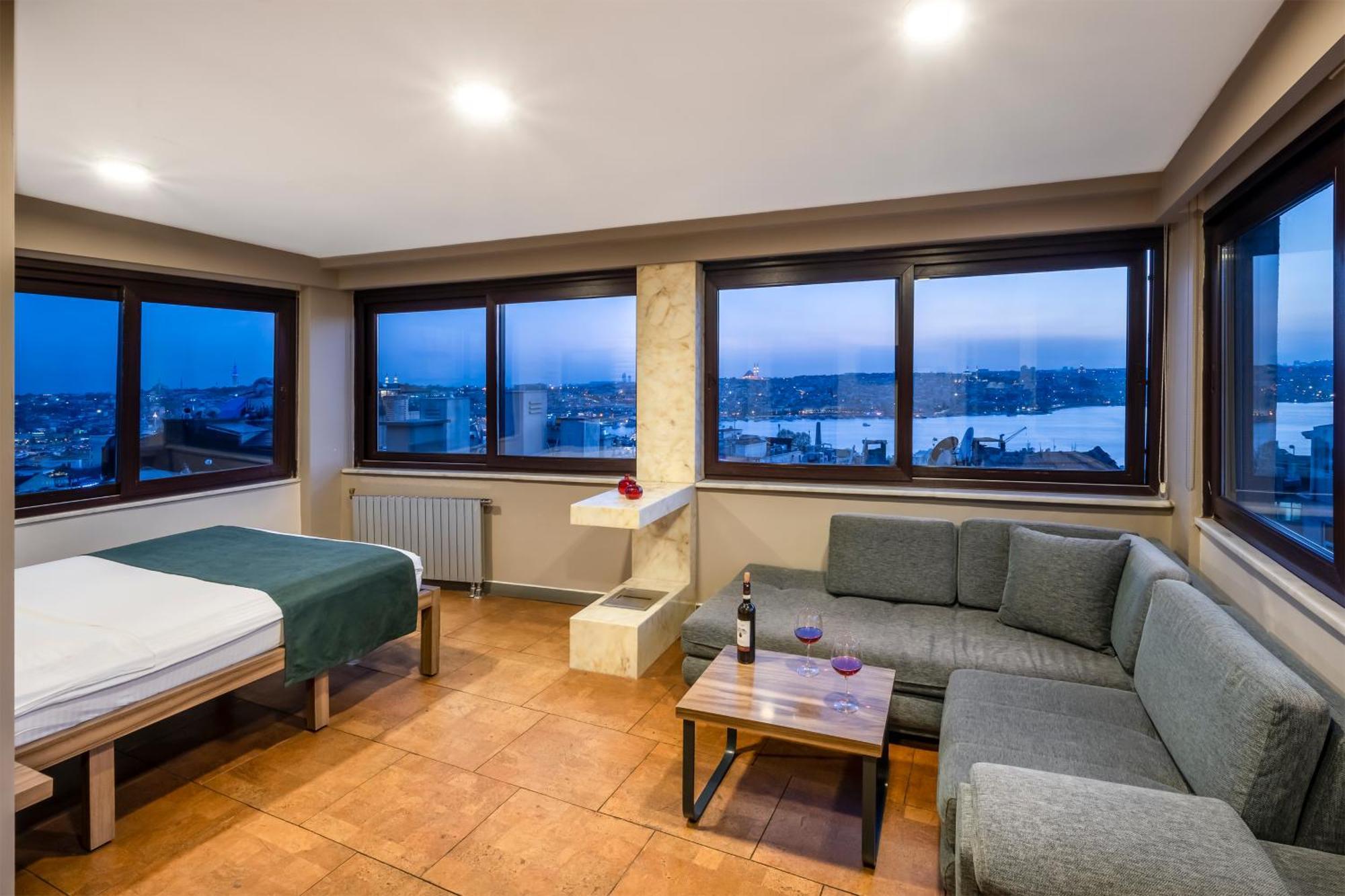 Deluxe Room Sea View & Galata Tower View