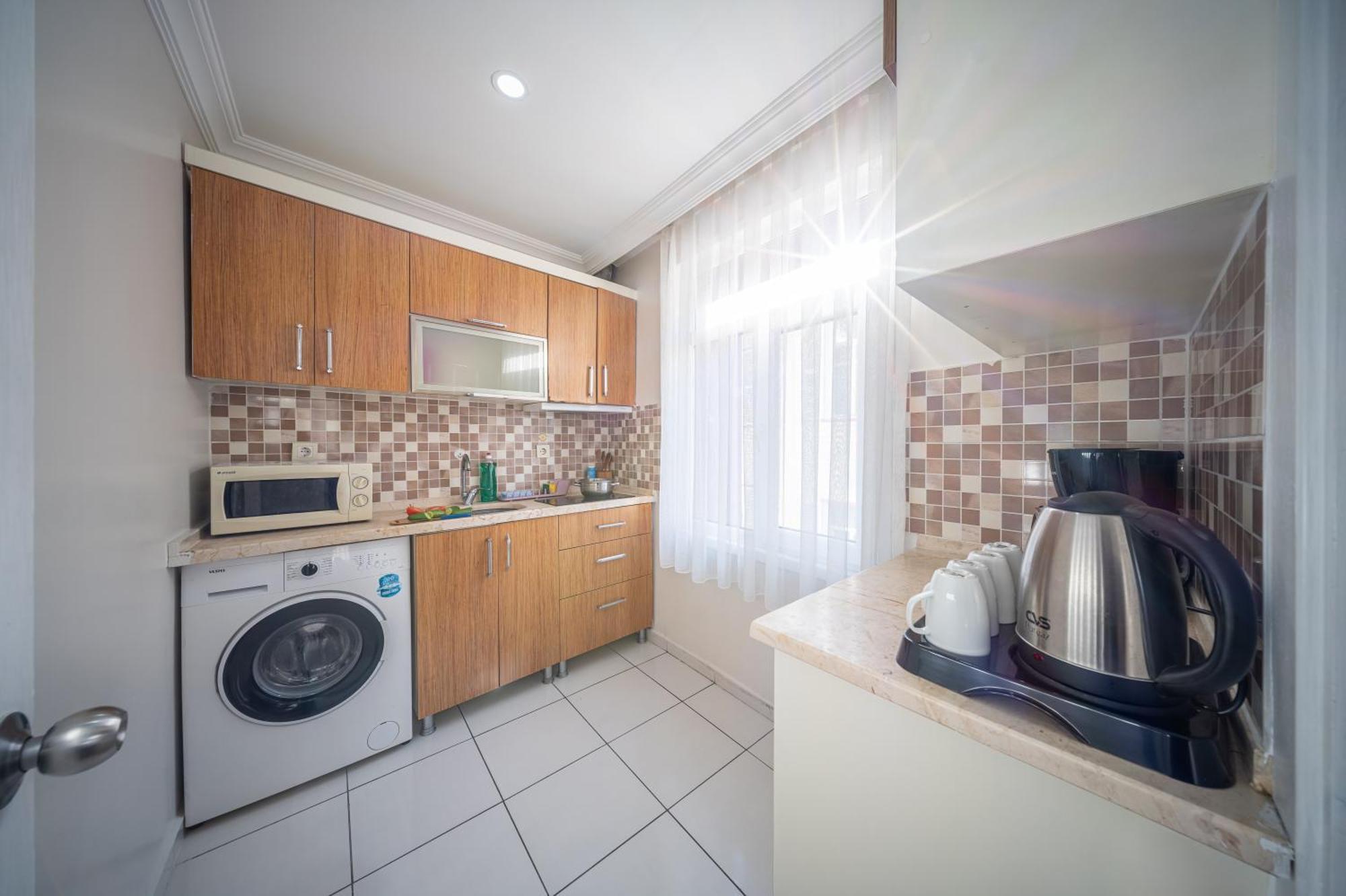 Deluxe One-Bedroom Apartment