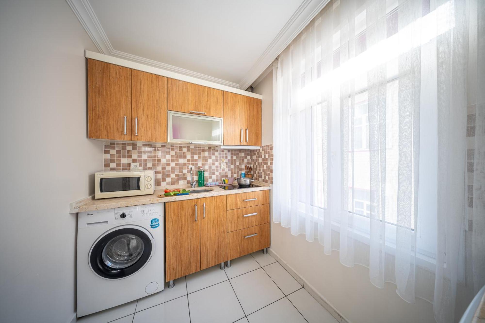 Deluxe One-Bedroom Apartment