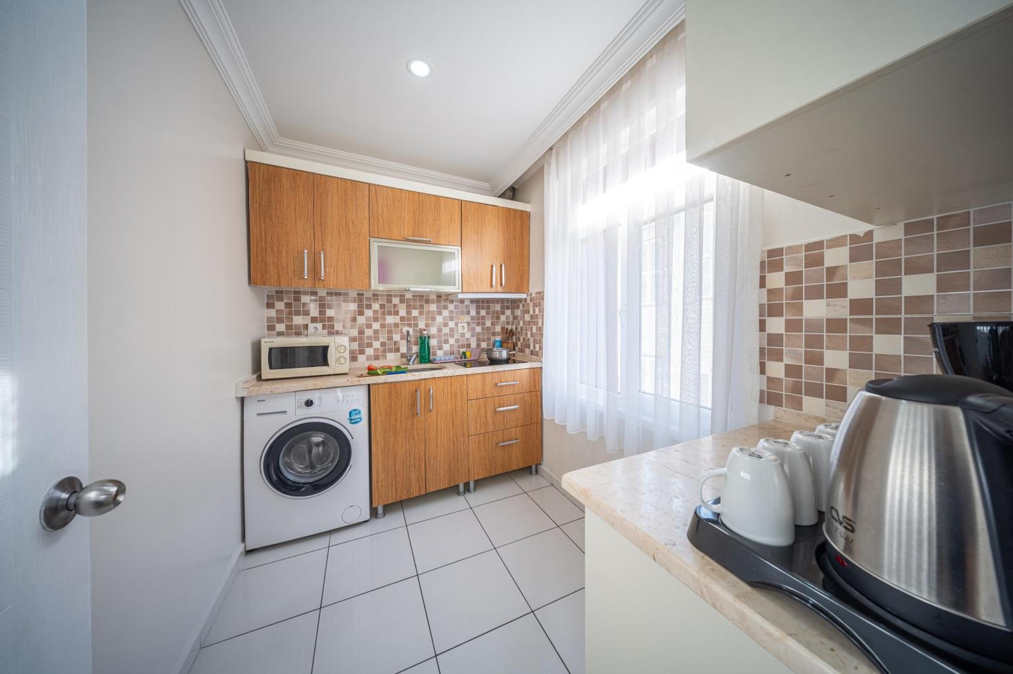 Deluxe One-Bedroom Apartment
