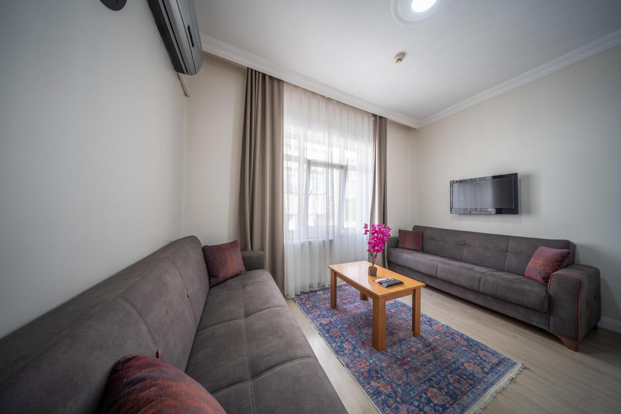 One-Bedroom Apartment