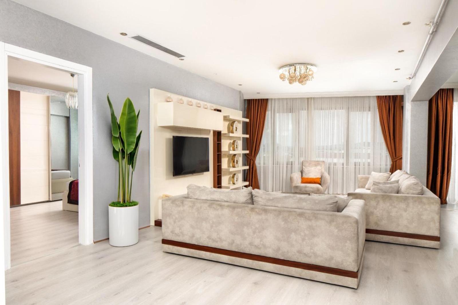 King Two-Bedroom Apartment