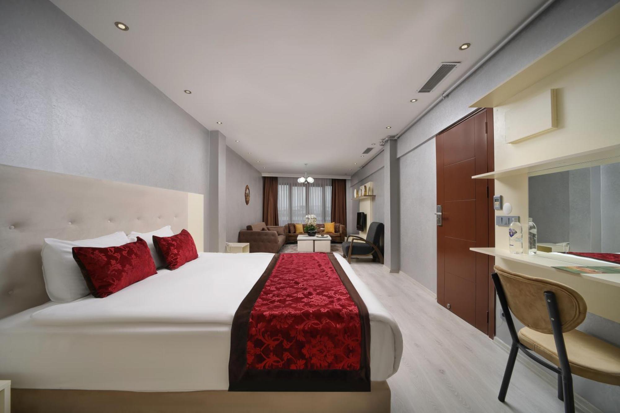Deluxe Suite