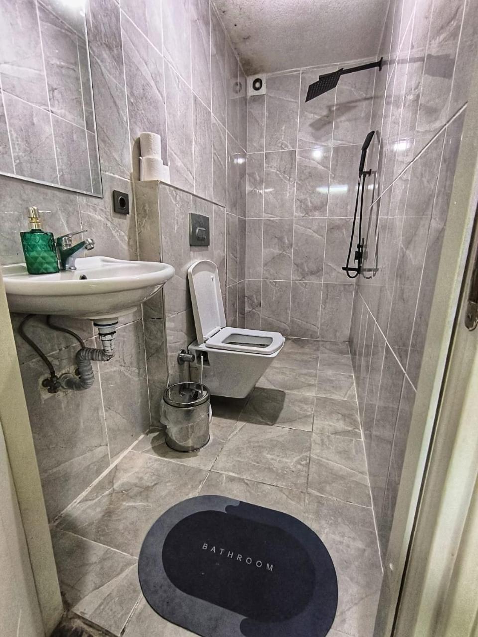 Double Room Private Bathroom