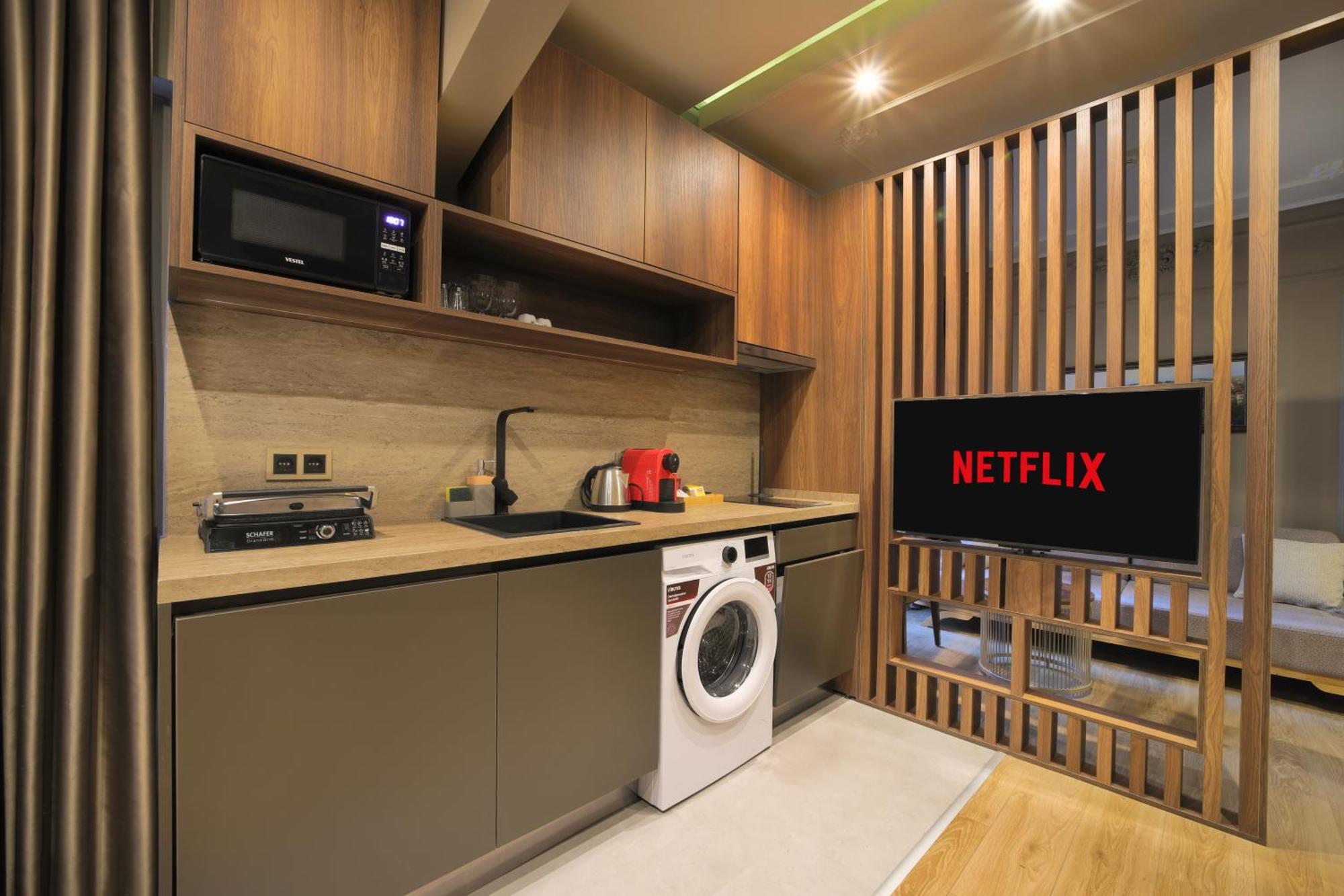 Deluxe King Studio