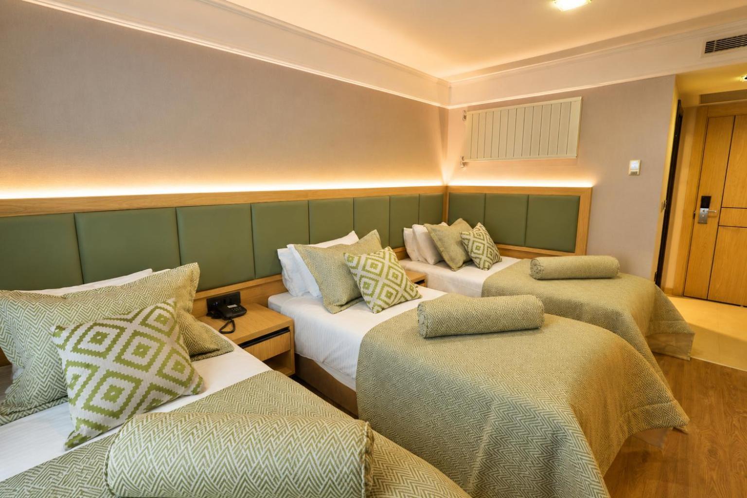 Triple Room