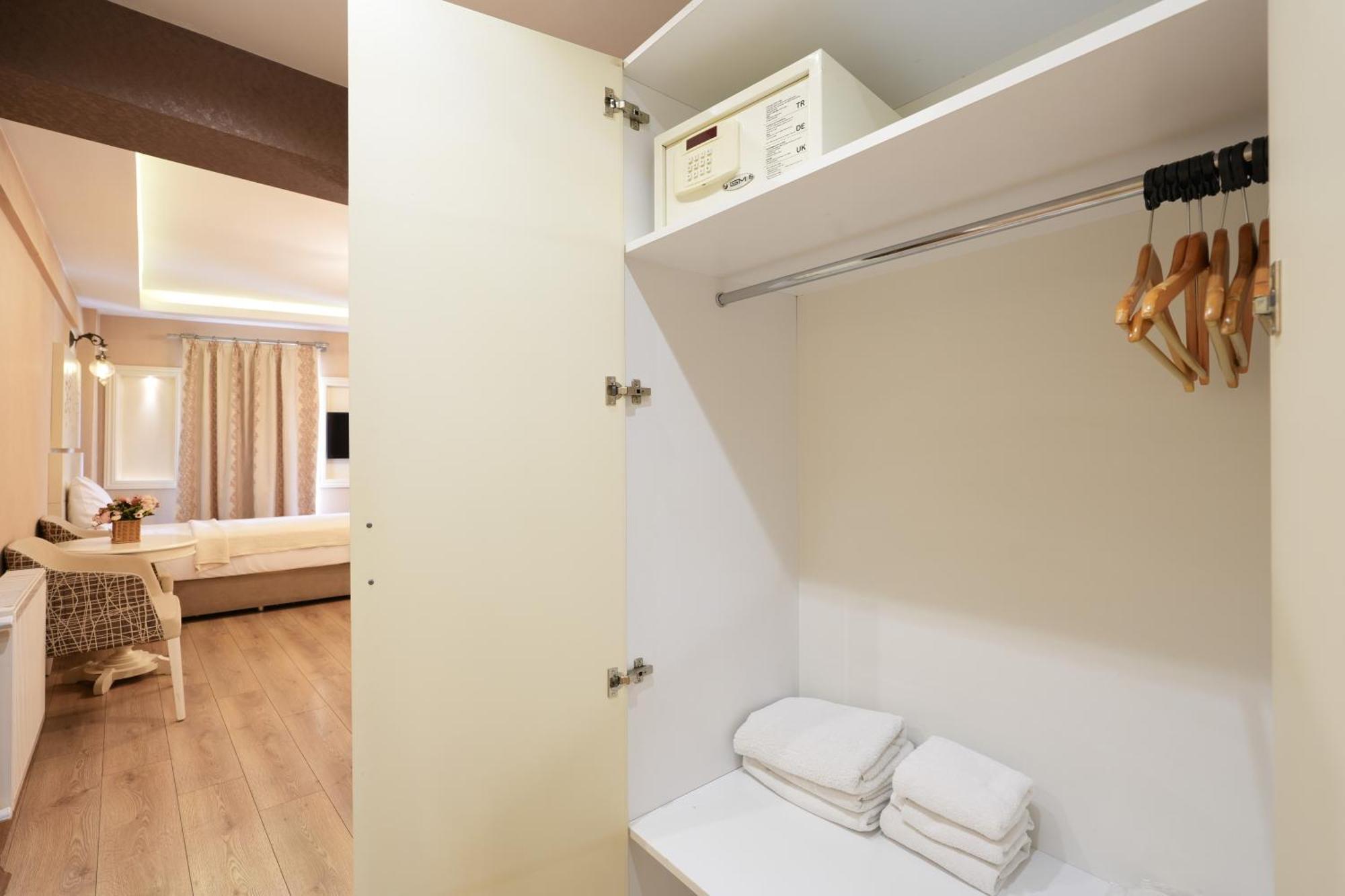 Deluxe Double or Twin Room Balcony