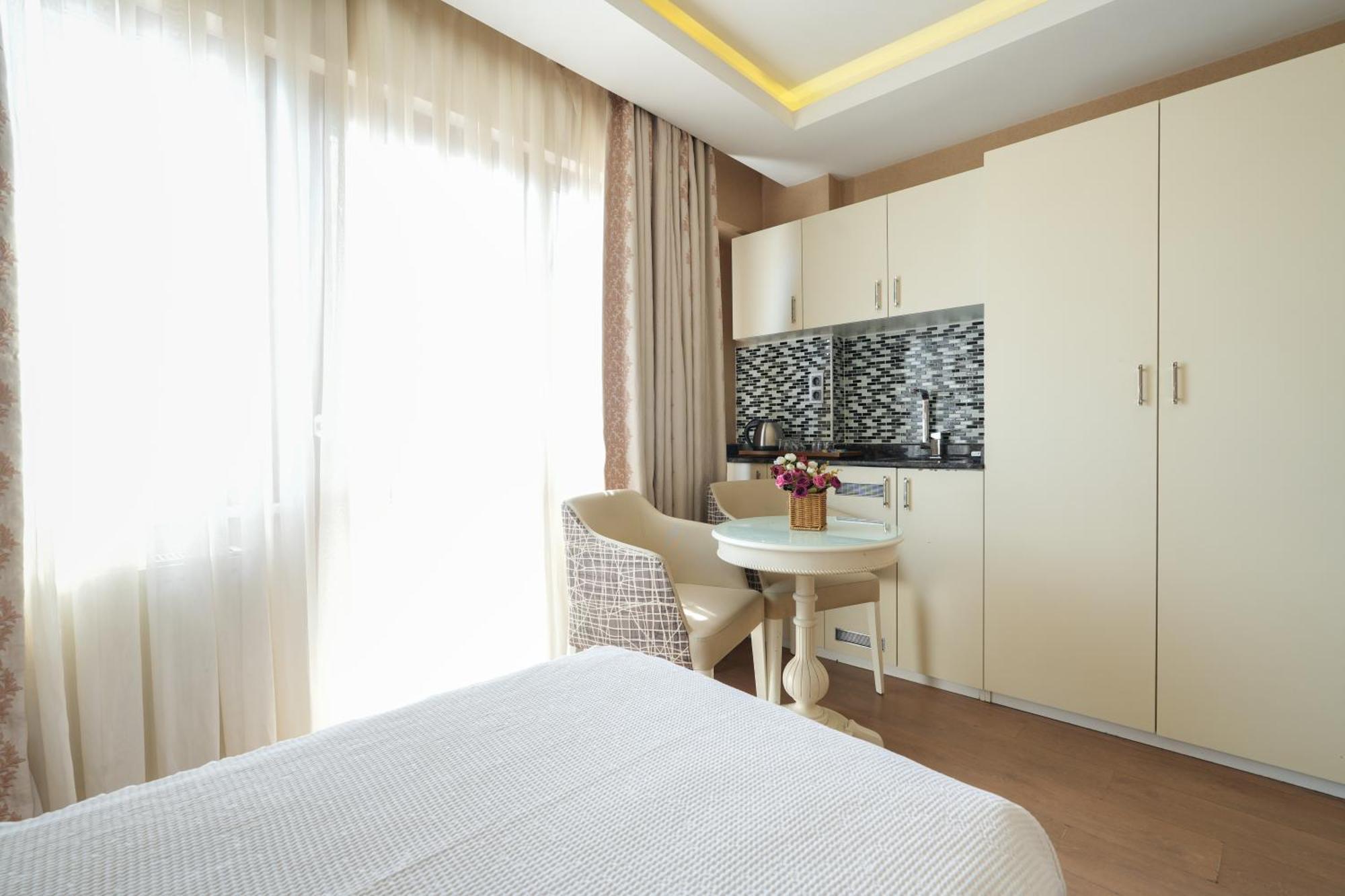 Standard Double or Twin Room Balcony