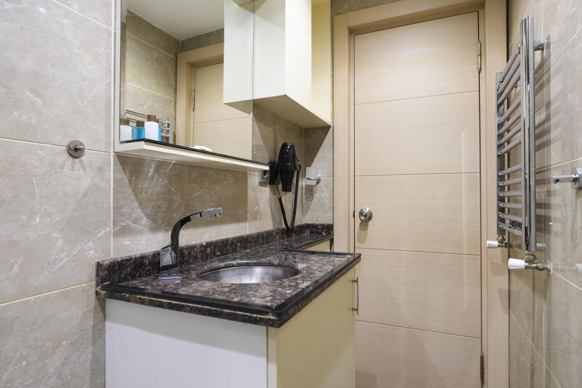 Deluxe Double or Twin Room Balcony