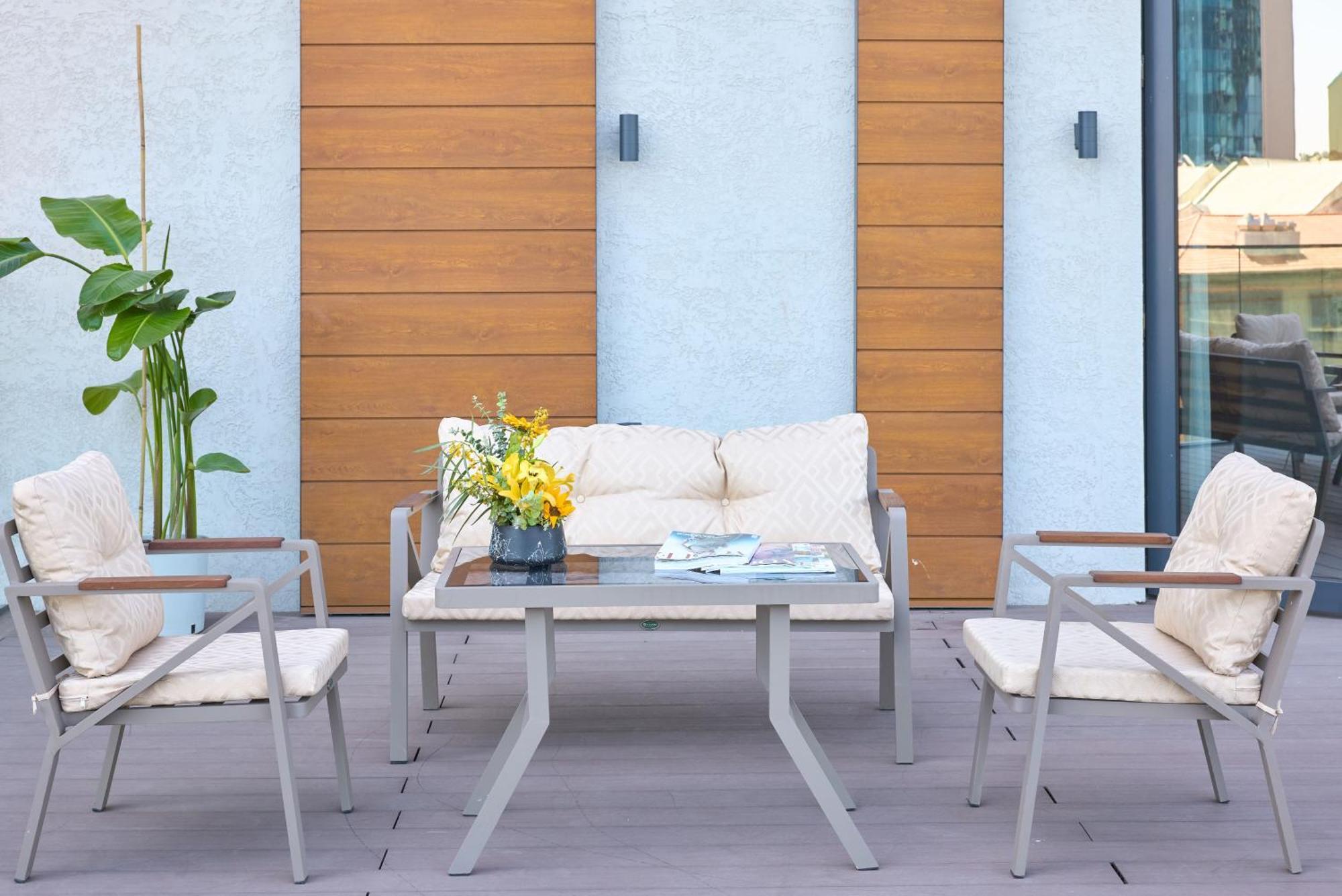 One Bedroom Apartment Terrace