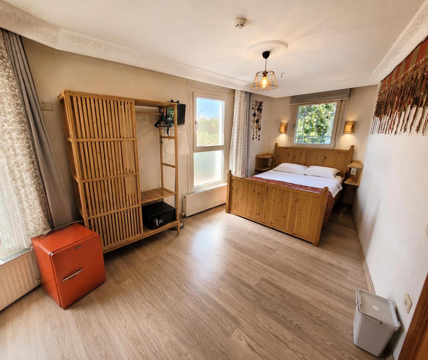 Double Room Private Bathroom