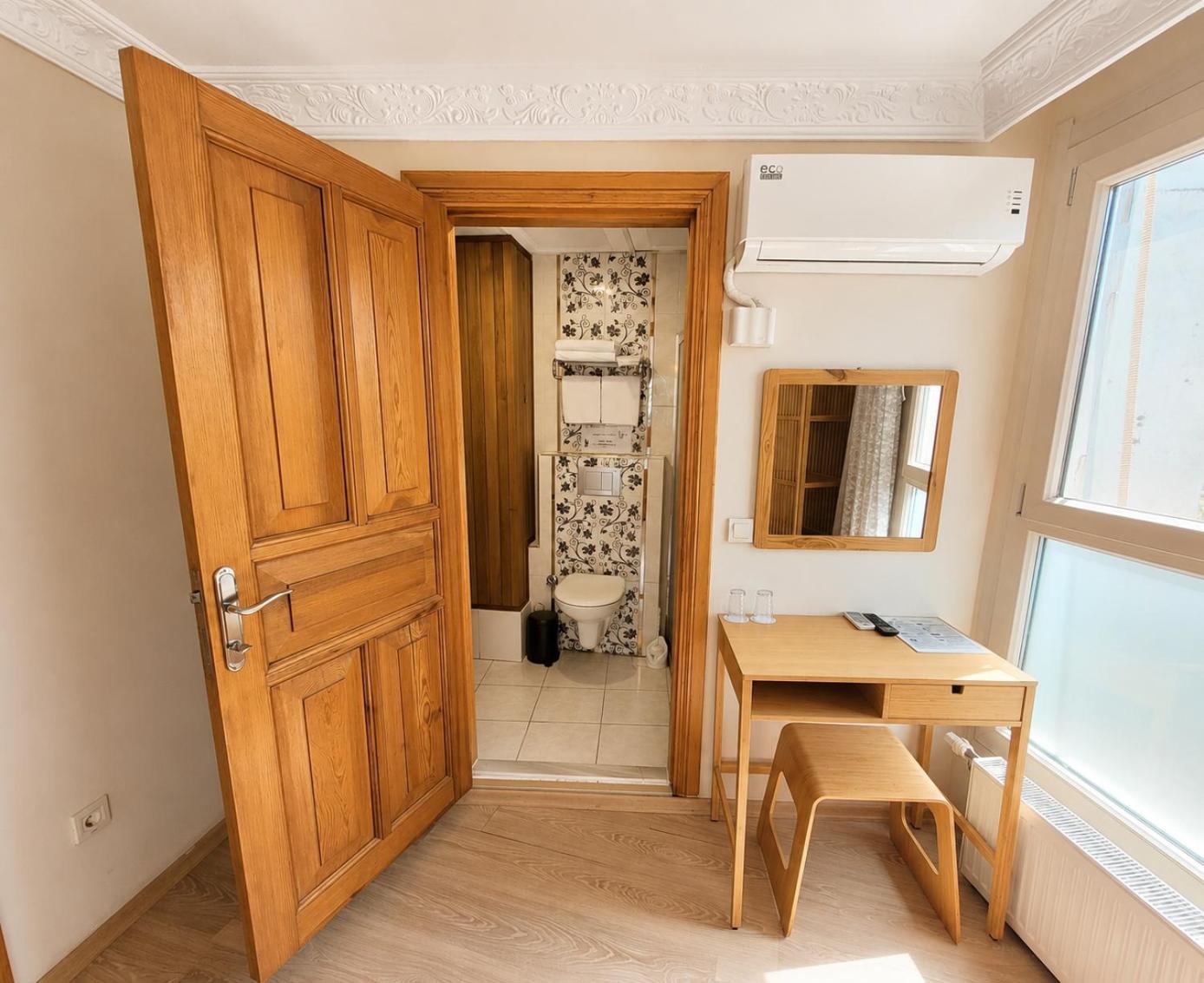 Double Room Private Bathroom