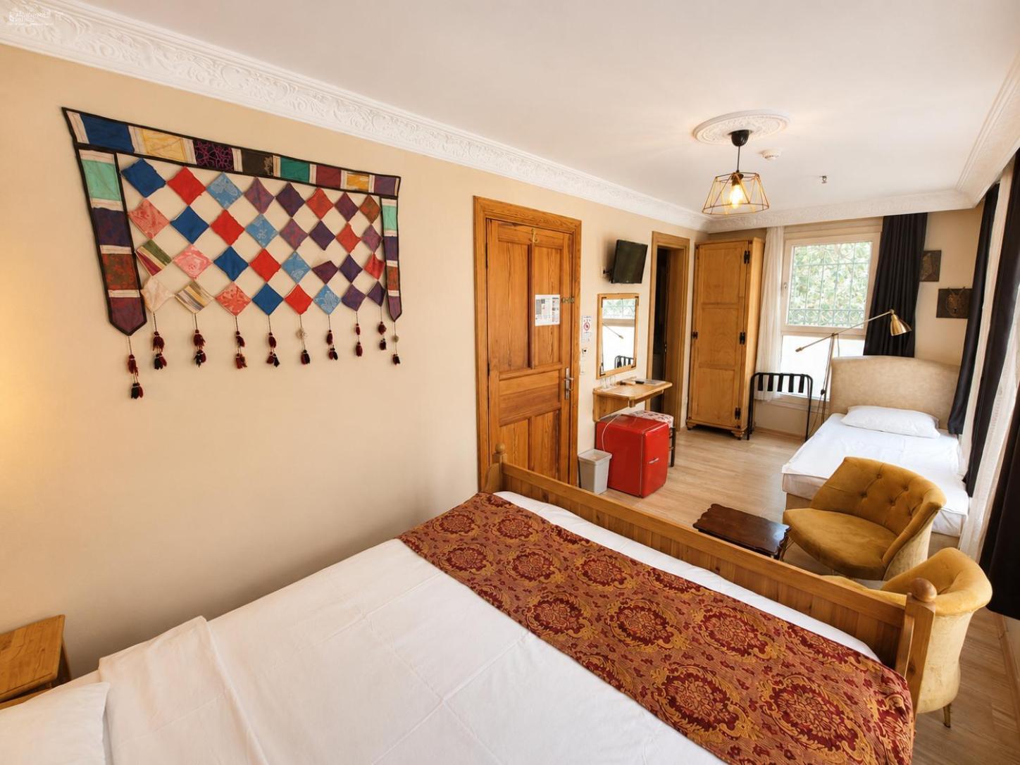 Double or Twin Room Private Bathroom