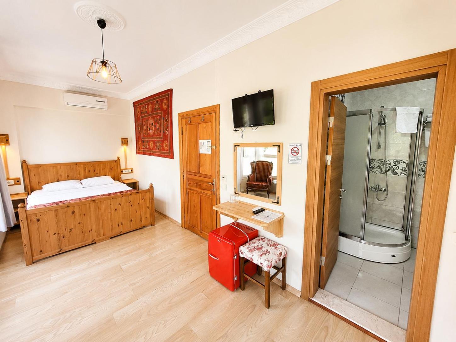 Large Double Room