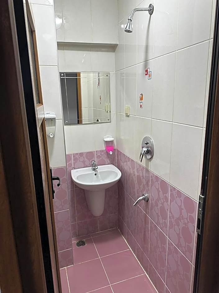 Large Single Room