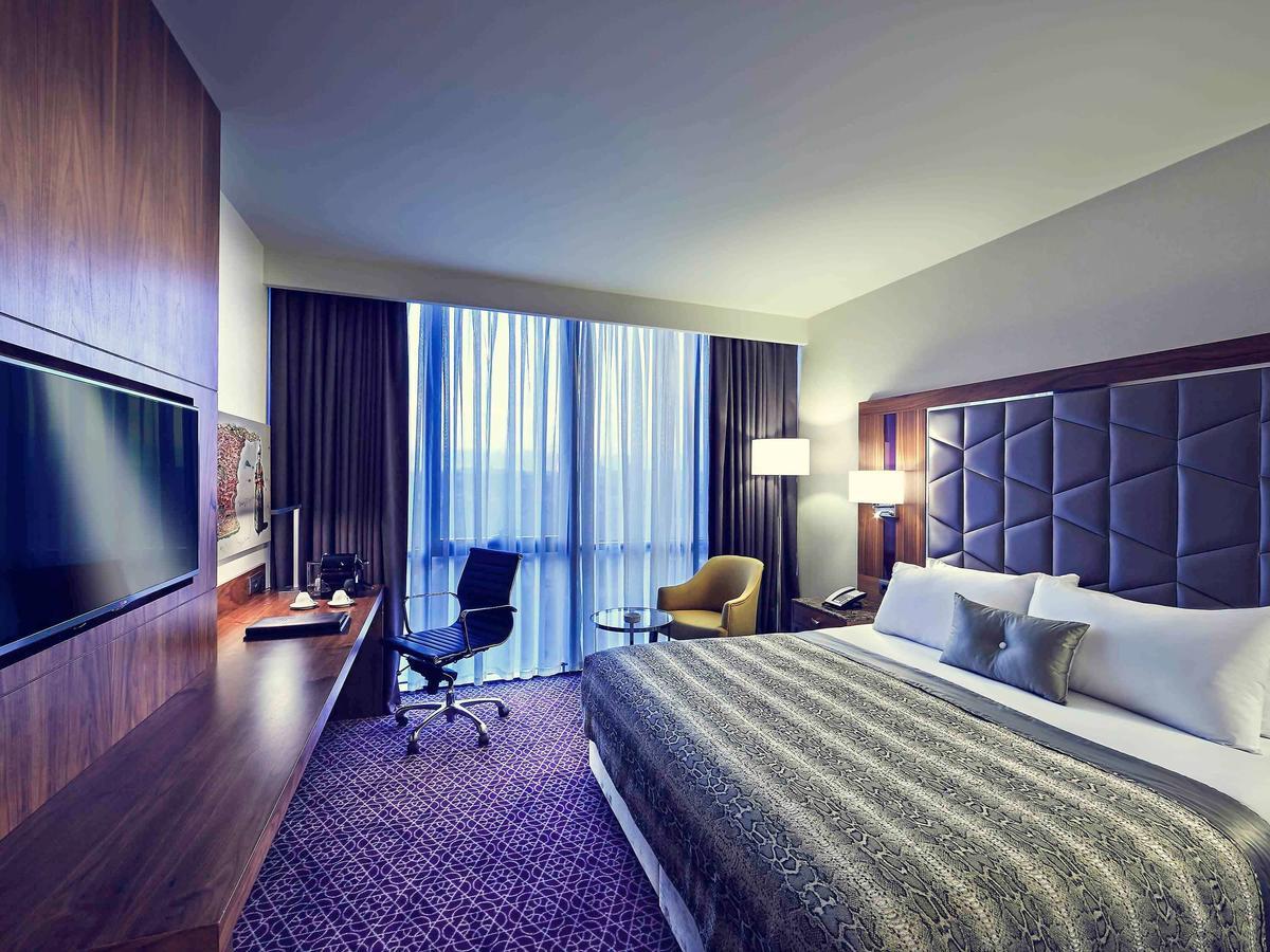 Deluxe King Room City View