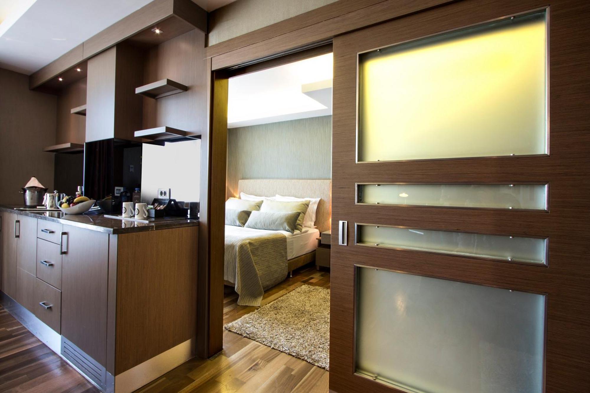Residential Suite Hot Tub Steam Room Access to Spa