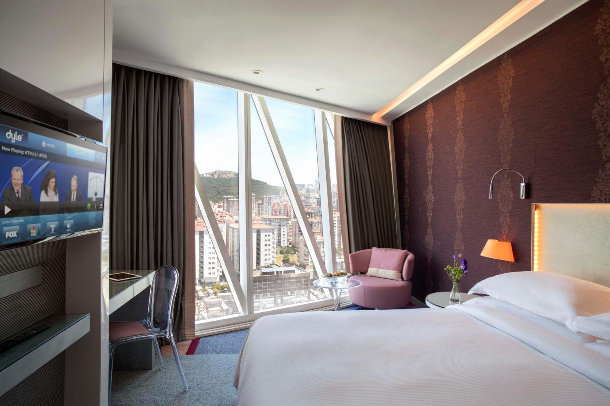 One Bedroom Suite City View