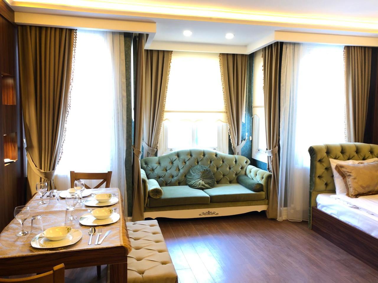 Deluxe Apartment