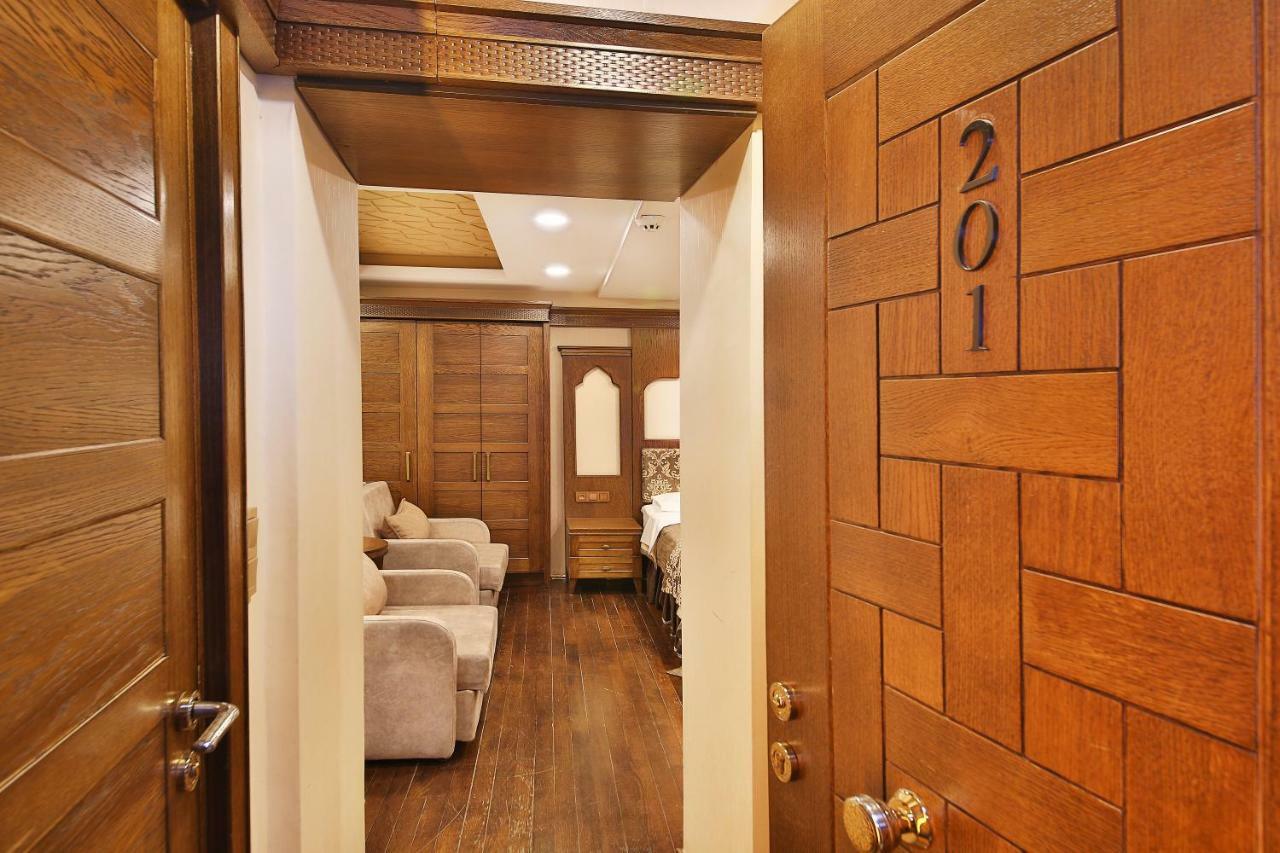 Deluxe Apartment
