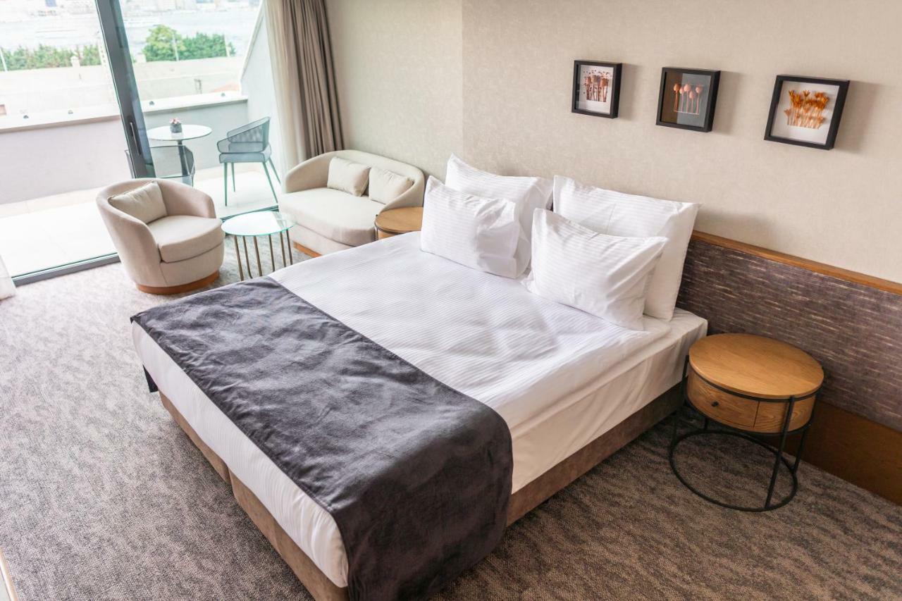 Deluxe Double or Twin Room Sea View