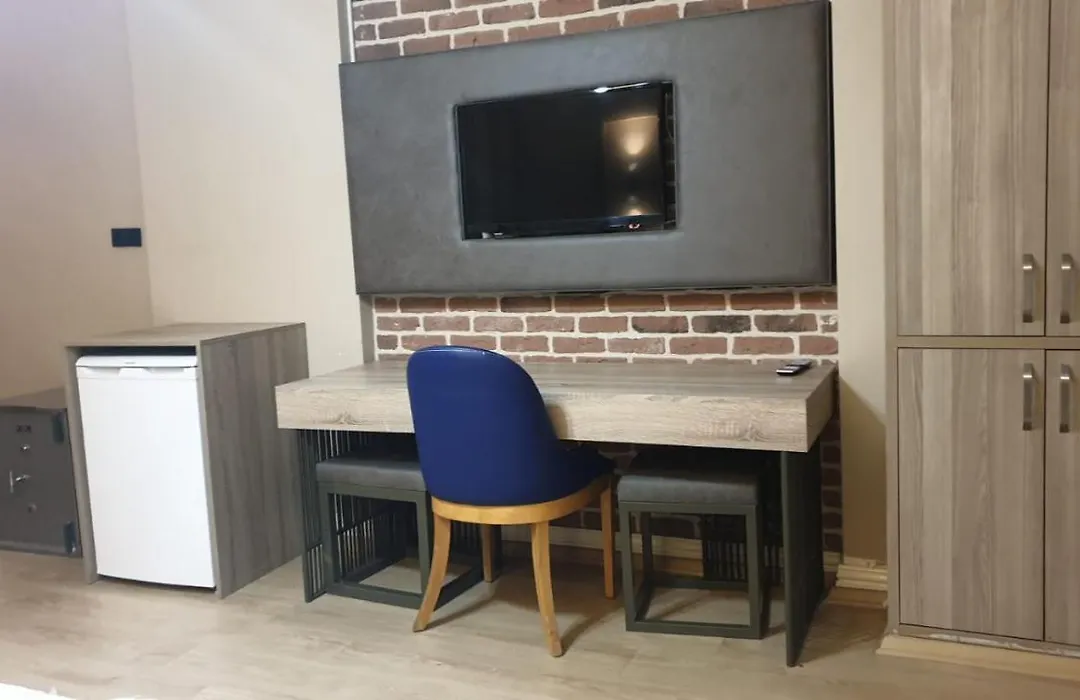 Suites 94-1