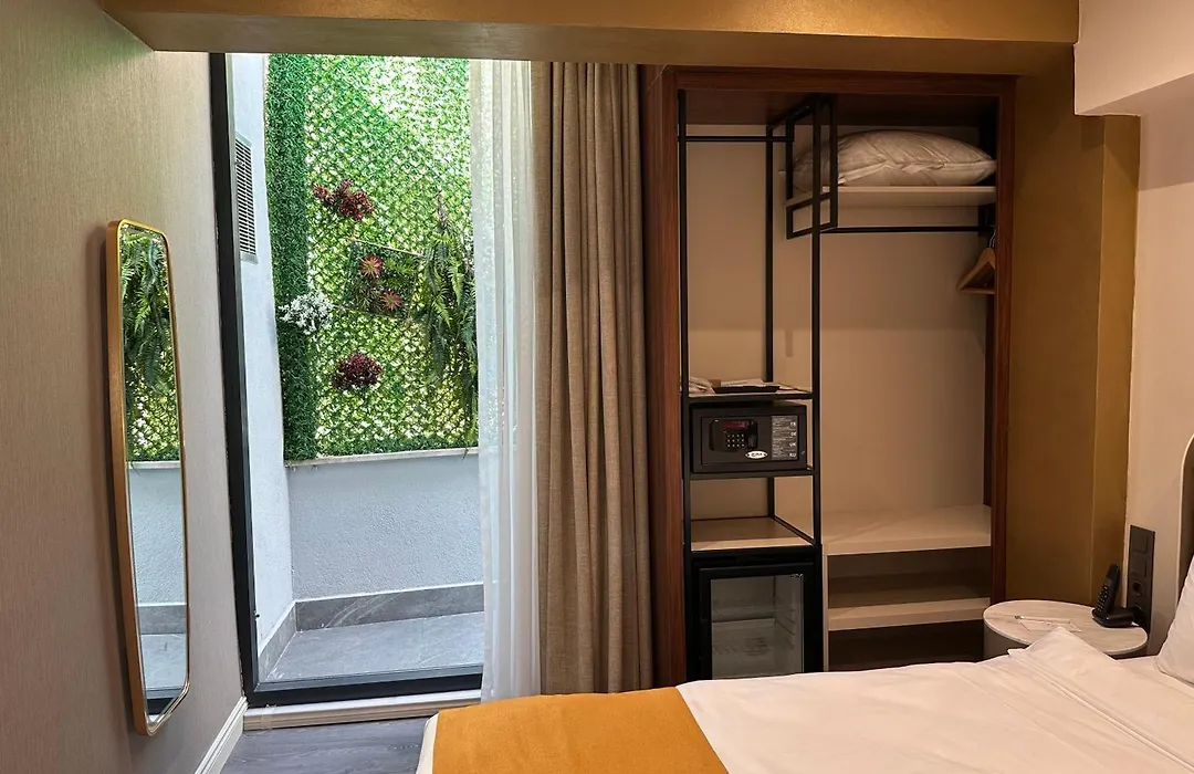 Smart And Simple Hotel Karakoy-1