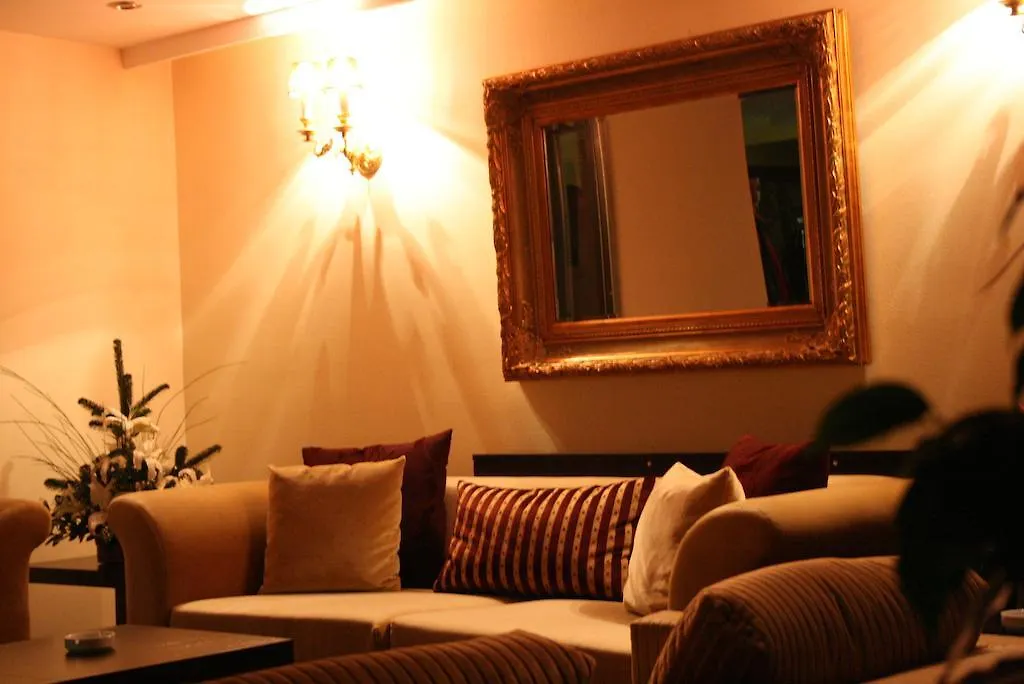 Zoe Hotel-1