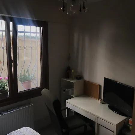 An Easy Transport And Quiet Apartment In Istanbul-2
