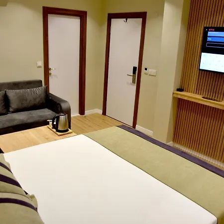 Edwin Plus Hotel-2