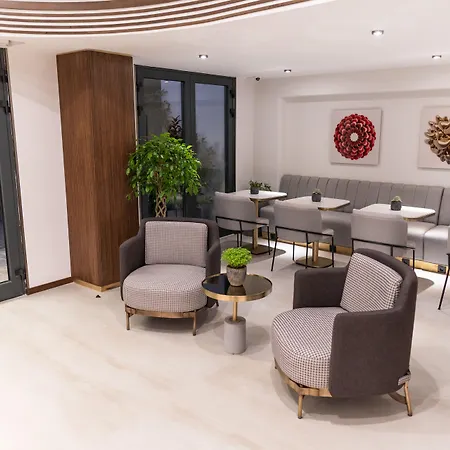 Meg Hotel-2