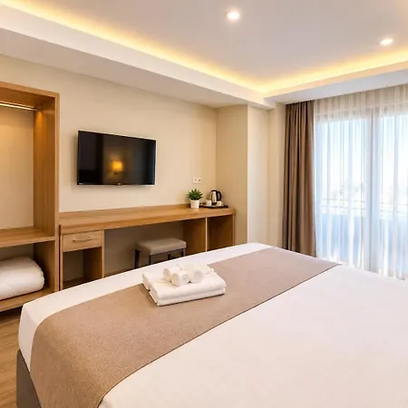 Hotel Real Life-3