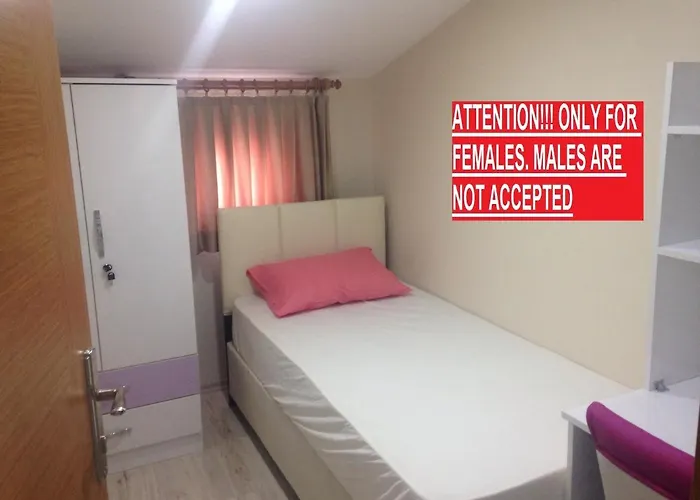 !Females Only! Bakirkoey Elit Kiz Yurdu Hotel Istanboel