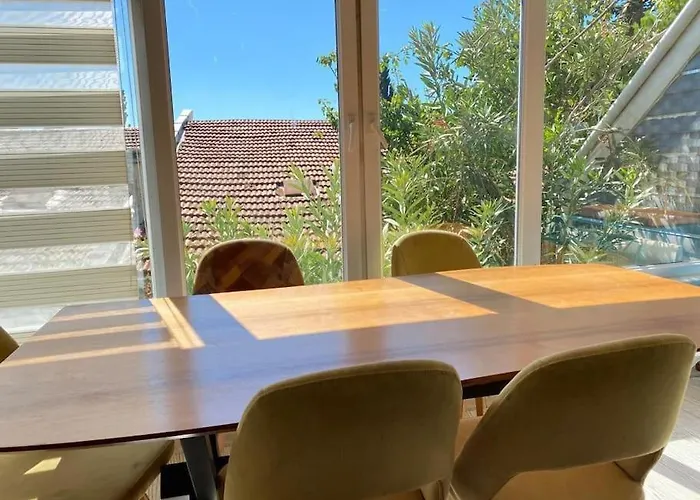 فيلا على الساحل Villa For Rent Estambul