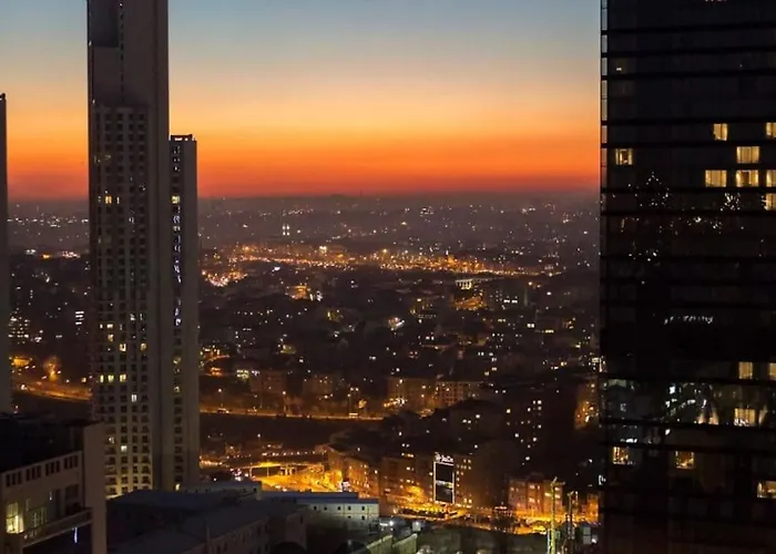 Luxurious 1+1 Center Of Bomonti Gym/Pool/Security Daire İstanbul