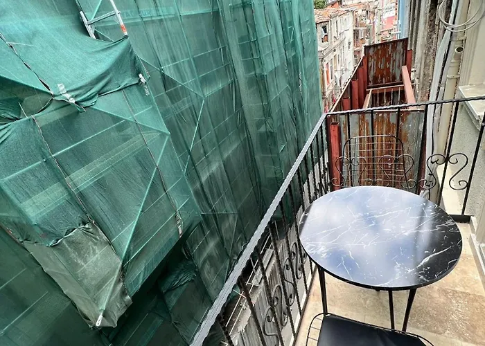 Taksim Nacre 360 Suit Istanbul