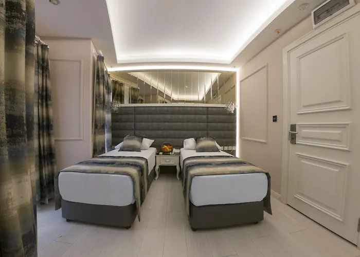 Crowned Hotel Istanbul
