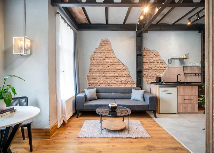 Urban Quarters - Bueklue Han Istanbul