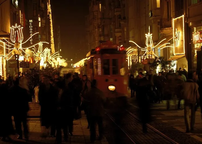 Esra Sultan Petrol Hotel Istanbul